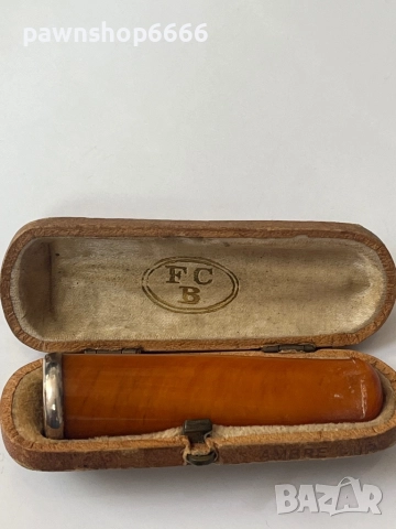 Стар кехлибарен държач за пури