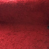 китеник червен-вълнен 2 бр с размери 1.5/2м 1бр - 30лв