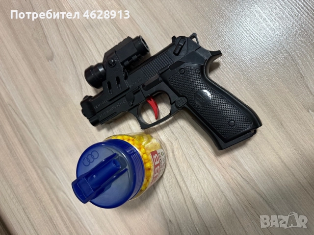 Airsoft пистолет + 6mm BB сачми (оптика), много запазен — комплект →
		Обява 52127598