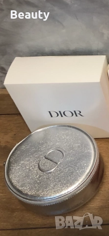 Несесер Dior  →
		Обява 52471120