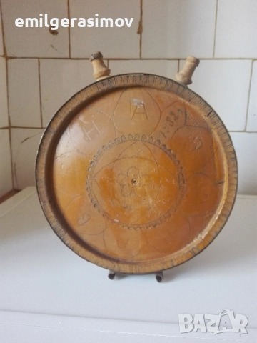 Стар бъкел за вода и ножица за храсти. →
		Обява 52253101