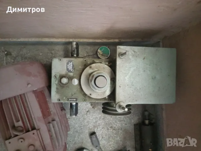 Индустриален редуктор с две оси и вариаторна шайба →
		Обява 49400924