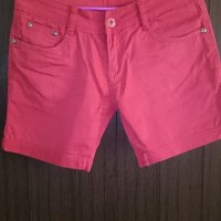 червени дънкови къси панталонки , снимка 1 - Къси панталони и бермуди - 21815237