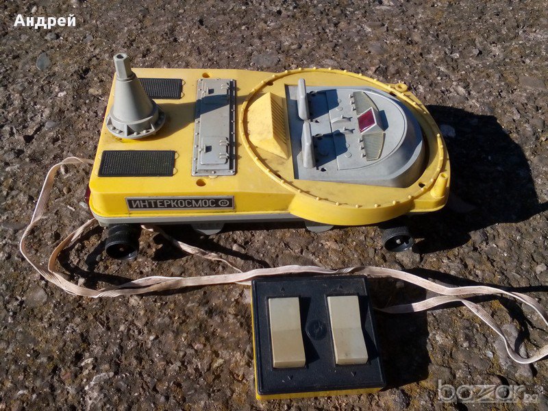 Стара руска играчка Луноход, снимка 1