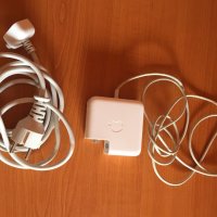 Зарядно Apple 60W MagSafe Power Adapter, снимка 1 - Части за лаптопи - 25604475