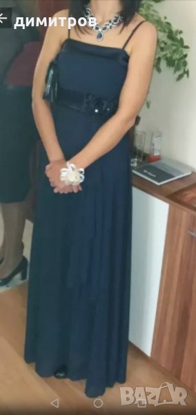 Продавам официална рокля в отлично състояние от мн лека материя без гладене , снимка 1