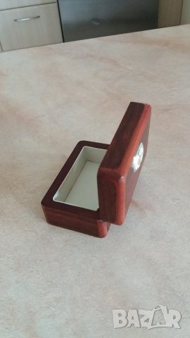 Кутийка за бижута, снимка 3 - Антикварни и старинни предмети - 22801125