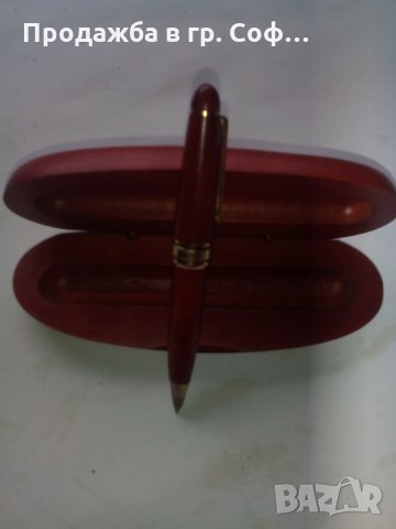 Химикалка от дърво в дървена кутия
