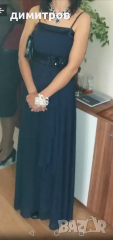 Продавам официална рокля в отлично състояние от мн лека материя без гладене 