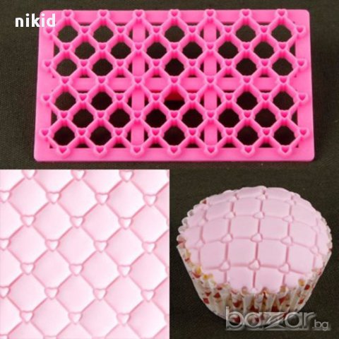 квадрати сърце мрежа ограда решетка с  ♥ в средата за украса и декор на торти фондан борд, снимка 2 - Форми - 17279814