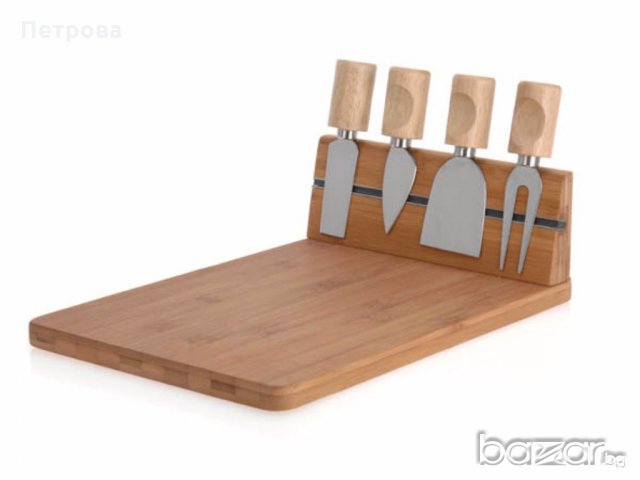 Бамбукова дъска за сирена с четири ножа