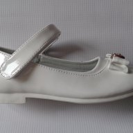 Детски обувки за момиче, лачени със стелка и  хастар от естествена кожа, ортопедични, снимка 1 - Детски маратонки - 10300629