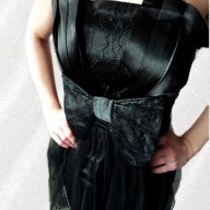 ПРОМО! Нова Черна сатенена рокля с дантела и панделка, снимка 2 - Рокли - 6975938