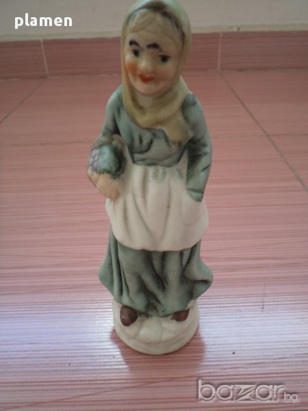 Английска порцеланова статуетка жена, снимка 1
