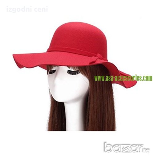 Дамска шапка с голяма периферия - червена, снимка 1