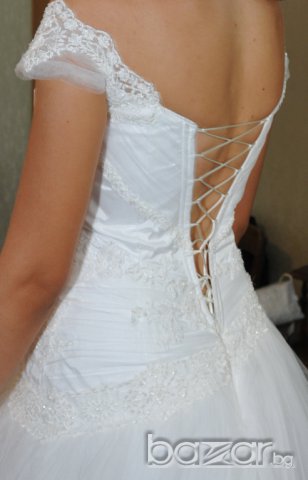 дизайнерска булченска рокля и аксесоари, снимка 18 - Рокли - 6873652