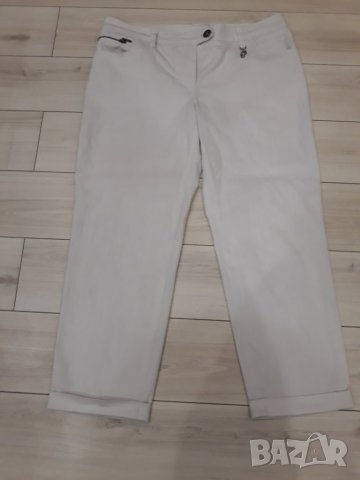Бял дамски панталон марка Роси 7/8, снимка 1 - Панталони - 23455226