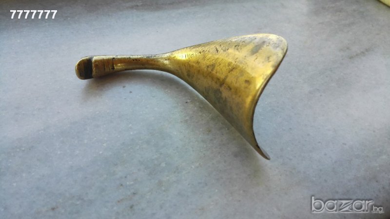 Стара бронзова обувалка, снимка 1