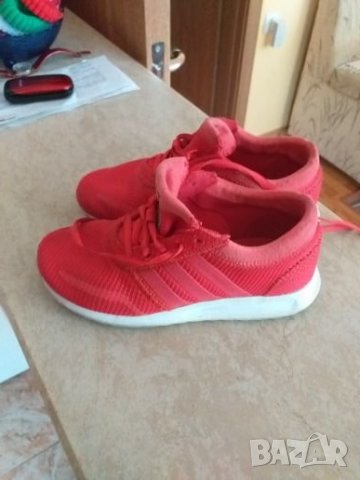 Маратонки адидас