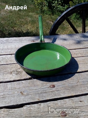 Емайлиран тиган, снимка 2 - Антикварни и старинни предмети - 19307939