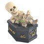 Сувенирен пепелник - скелет върху ковчег, снимка 1 - Декорация за дома - 15753796