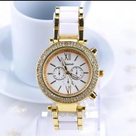дамски часовник с кристали, снимка 1 - Дамски - 16999401