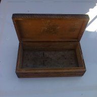 Стара дървена кутия, снимка 3 - Антикварни и старинни предмети - 13875563
