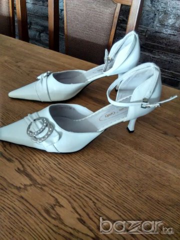 Обувки, снимка 2 - Дамски обувки на ток - 19714931