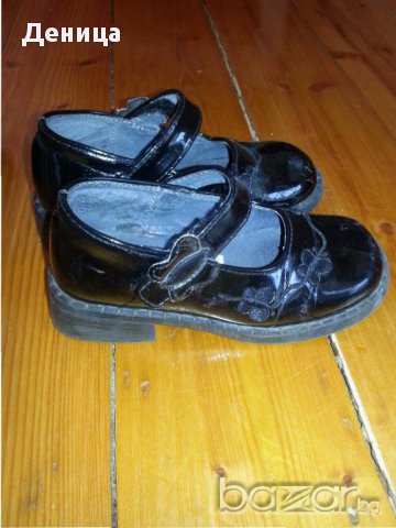 Лачени обувки 25 номер, снимка 4 - Детски маратонки - 14249467