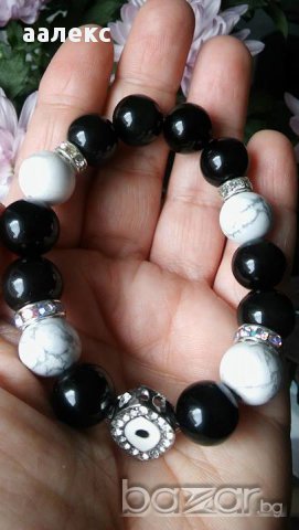 Гривна от естествени камъни, снимка 2 - Гривни - 17838547