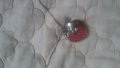 Цинково украшение със сребърно покритие с верижка и червени акрилни камъни, снимка 1 - Колиета, медальони, синджири - 25043142