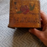 Стара дървена касичка, снимка 4 - Антикварни и старинни предмети - 23518317