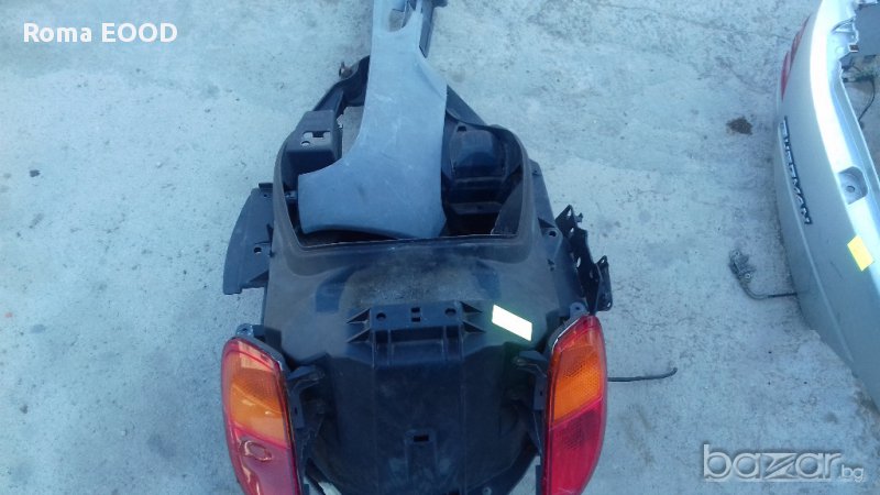 Задна пластмаса със стоп и мигачи, снимка 1