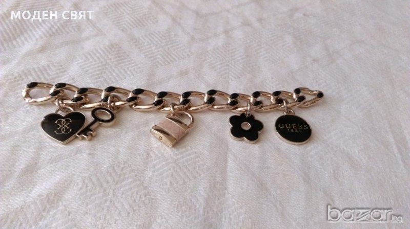 ОРИГИНАЛНО украшение за дамска чанта  GUESS, снимка 1