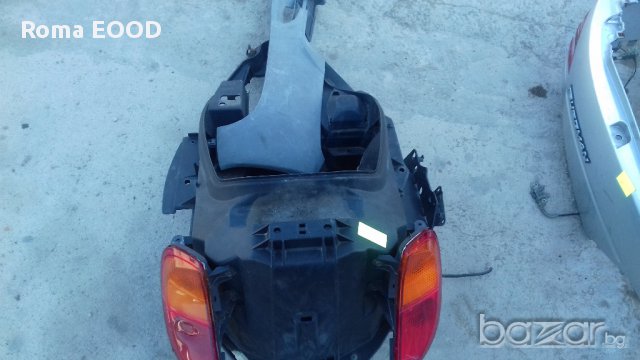 Задна пластмаса със стоп и мигачи, снимка 1