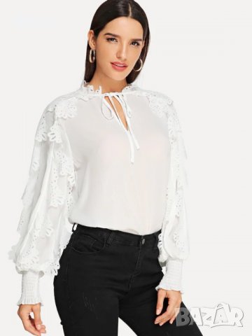 Блуза в бяло и ефектни ръкави, снимка 1 - Корсети, бюстиета, топове - 24548511
