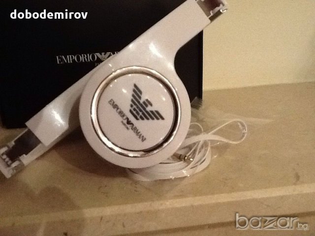 нови бели слушалки Emporio Armani оригинал, снимка 4 - Слушалки и портативни колонки - 15884618