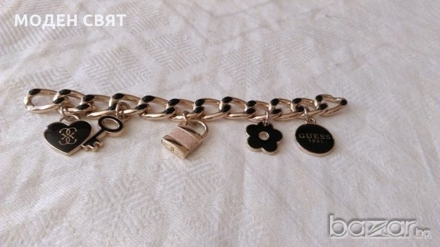 ОРИГИНАЛНО украшение за дамска чанта  GUESS