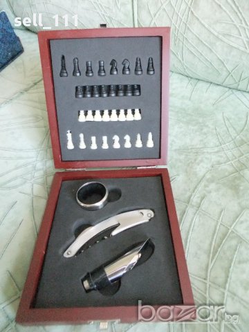 Комплект за вино+шах в подаръчна кутия, снимка 2 - Кутии за храна - 14513497