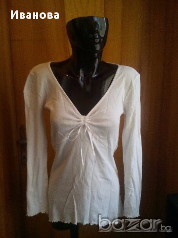 Бяла блуза Трико Л, снимка 1 - Блузи с дълъг ръкав и пуловери - 14449418