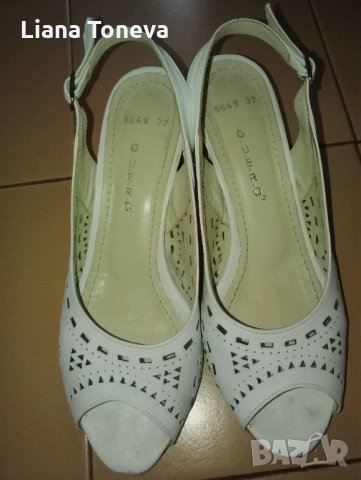 Бели летни обувки