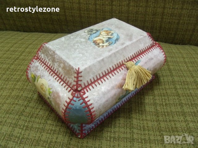 оф.3279 стара кутия   - синтетика  - размери 20 / 14 / 9,5 см   - соц.период , снимка 3 - Други ценни предмети - 26192939