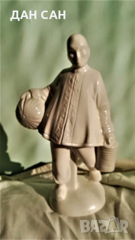 порцелан статуетка китаец кунг фу чи кунг, снимка 1