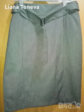 класическа сива пола около коляното