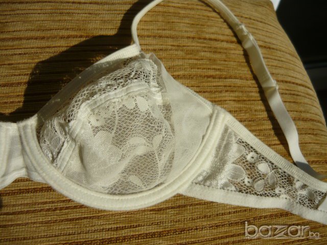 Нов сутиен на ТРИУМФ с размер 70 В, снимка 2 - Бельо - 6636181