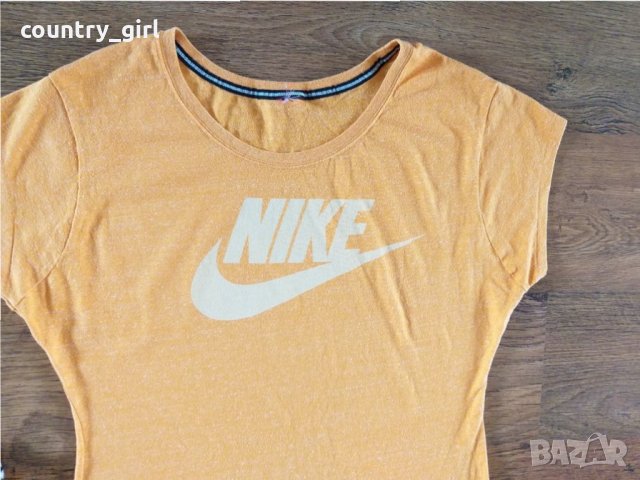 Nike - страхотна дамска тениска, снимка 1 - Тениски - 25536121