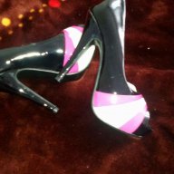 Дамски лачени обувки на ток, снимка 4 - Дамски ежедневни обувки - 14937416