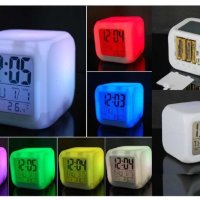 LED часовник със сменящи се цветове, снимка 1 - Други - 20368678