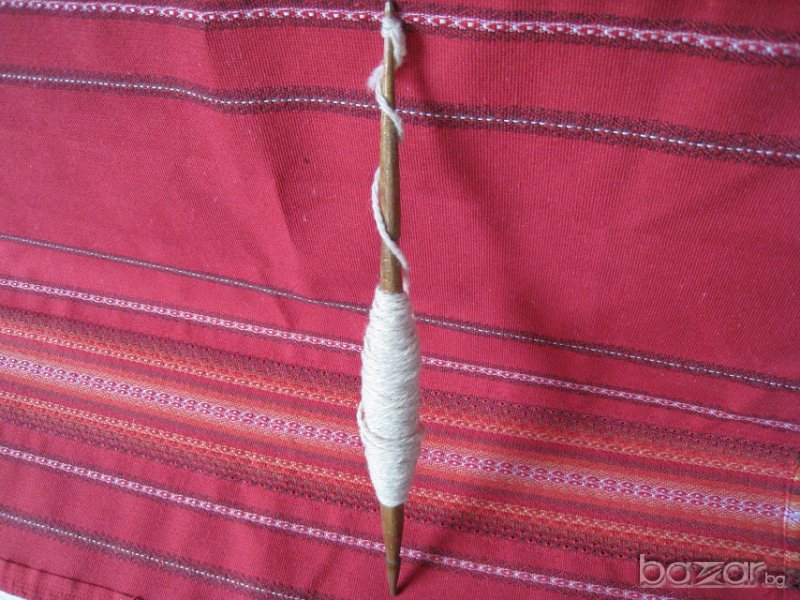 Стара битова хурка и статуетка, снимка 1