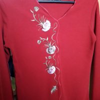 Дамска блуза с бродирани апликации, снимка 1 - Блузи с дълъг ръкав и пуловери - 24480661